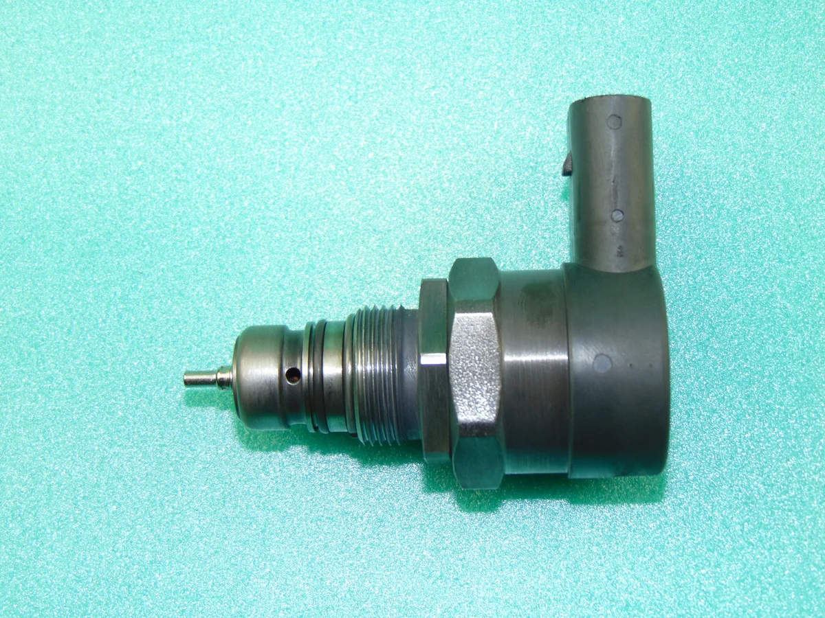 BMW OE 0281002481 Sensor Presión Combustible image 5