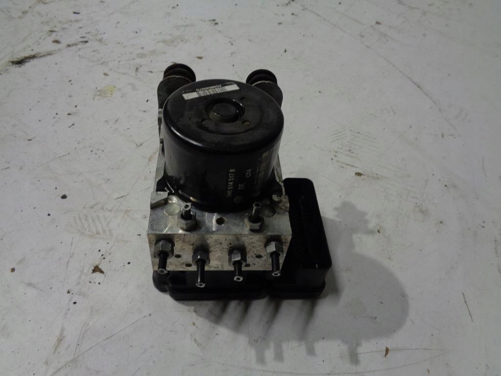 ABS-pumppu 7H0614517B 7H0907379R VW Transporter T5