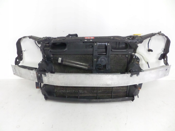 Etupuskuri MERCEDES CLK W209 02-