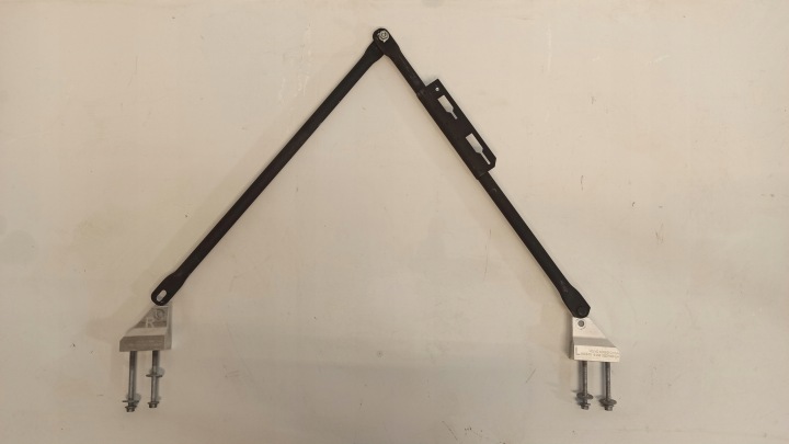 VOLVO V60 etutuki tanko 32244780 32244789
