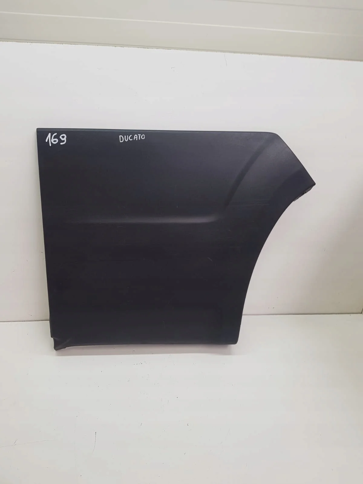 Moldura lateral Fiat 1305768070