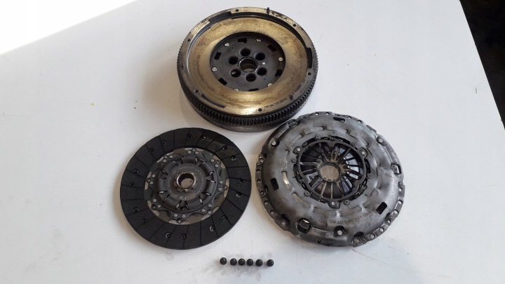 VW T6 Kytkinpaketti 04L141025H 04L105266AJ