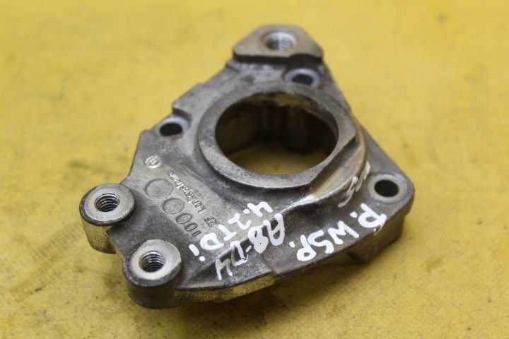 Ohjaustehostimen pumppu 4H0145155D A8 D4 4.2 TDI