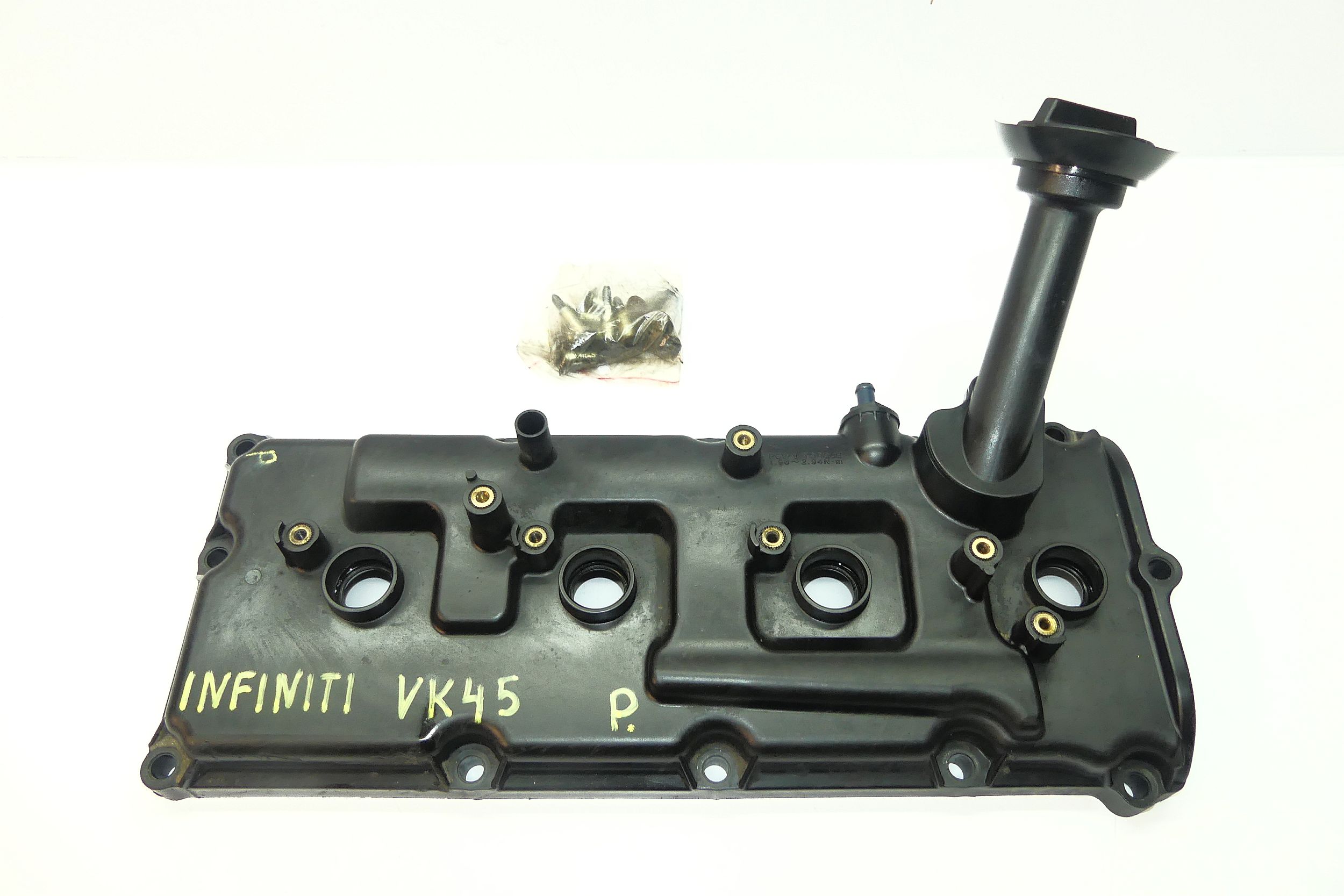 INFINITI FX45 4.5 V8 VK45 Oikea venttiilikansi image 2