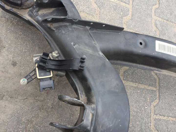 MERCEDES SLK R172 ajovalojen korkeussäätöanturi