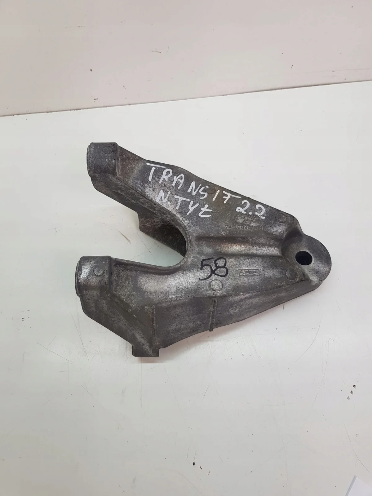 Ford BK31-6037-AA Motorfäste, begagnat