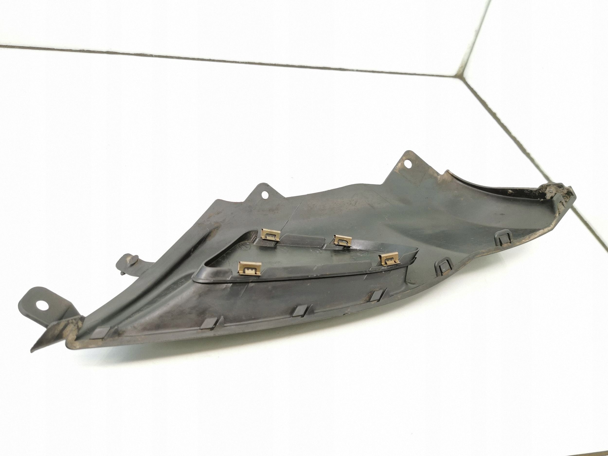 Mitsubishi OE 6400A469 spoiler image 4