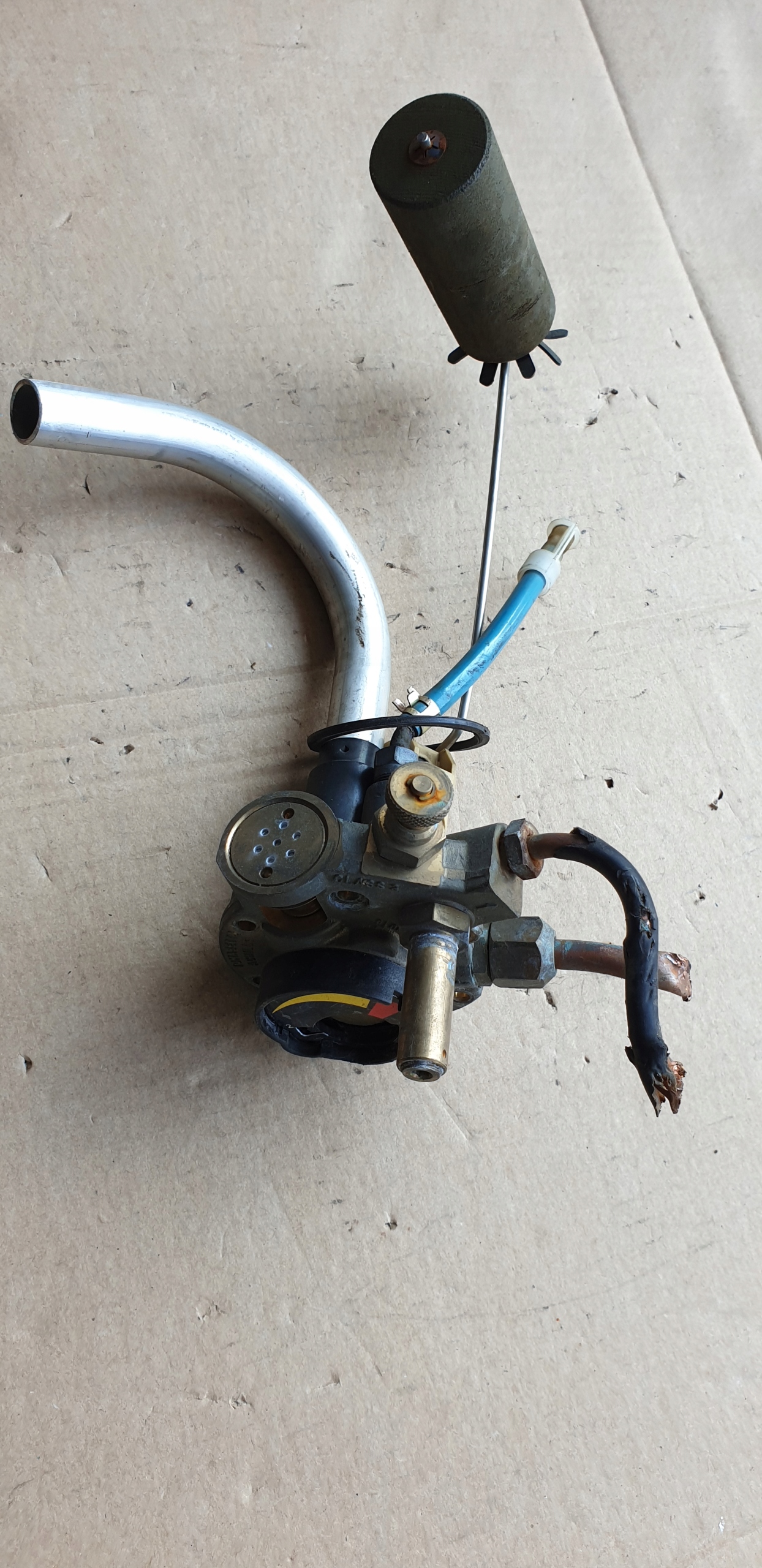 Monitoimiventtiili kaasusäiliöön LPG 122022530