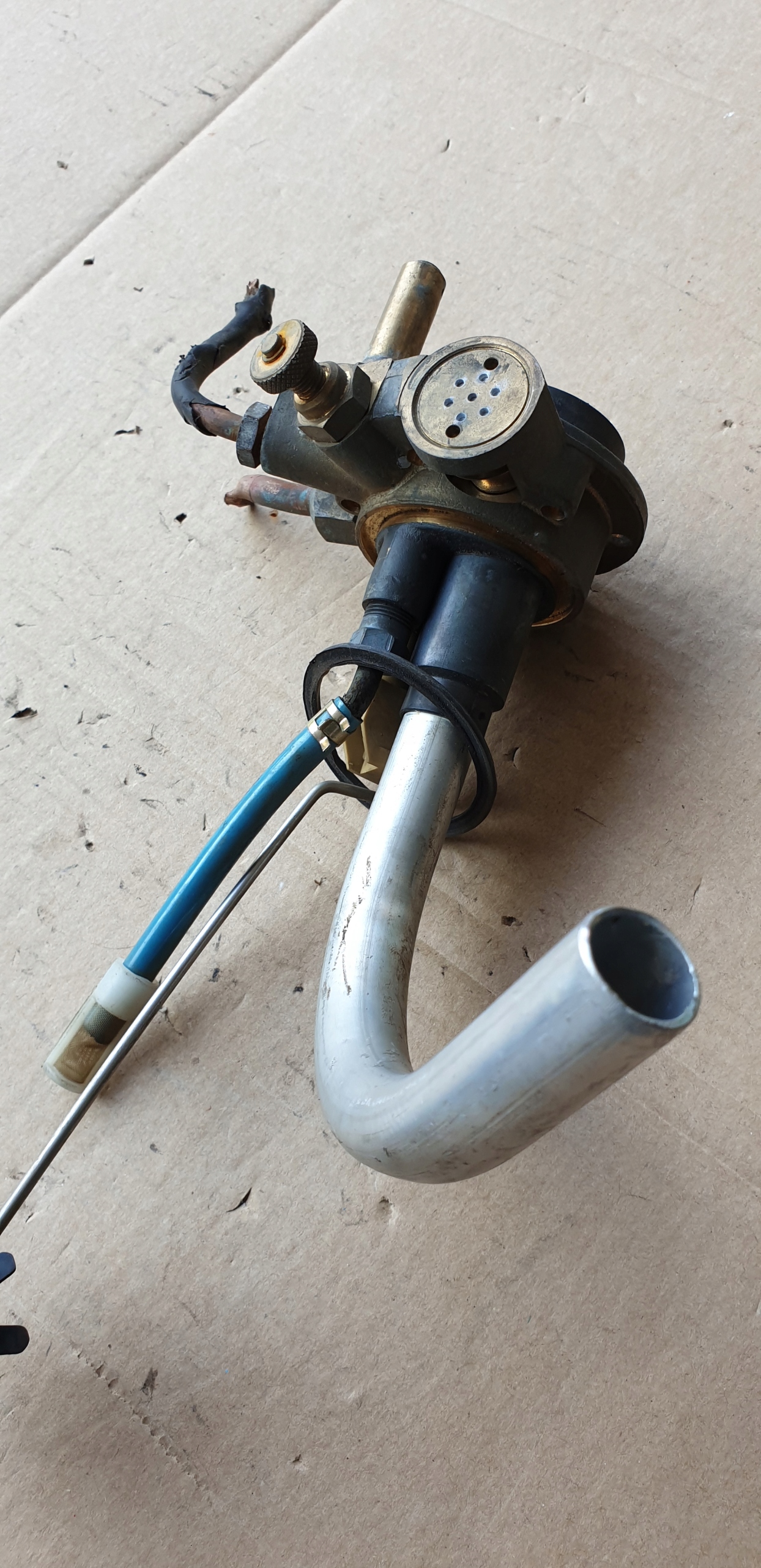 Válvula múltiple flotador LPG 122022530 Tomasetto image 3