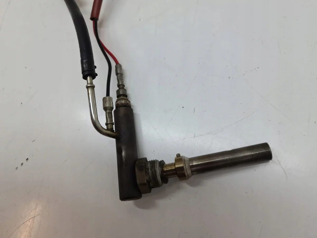 Bränsleinsprutare Ford BK21-9T540-AH image 4