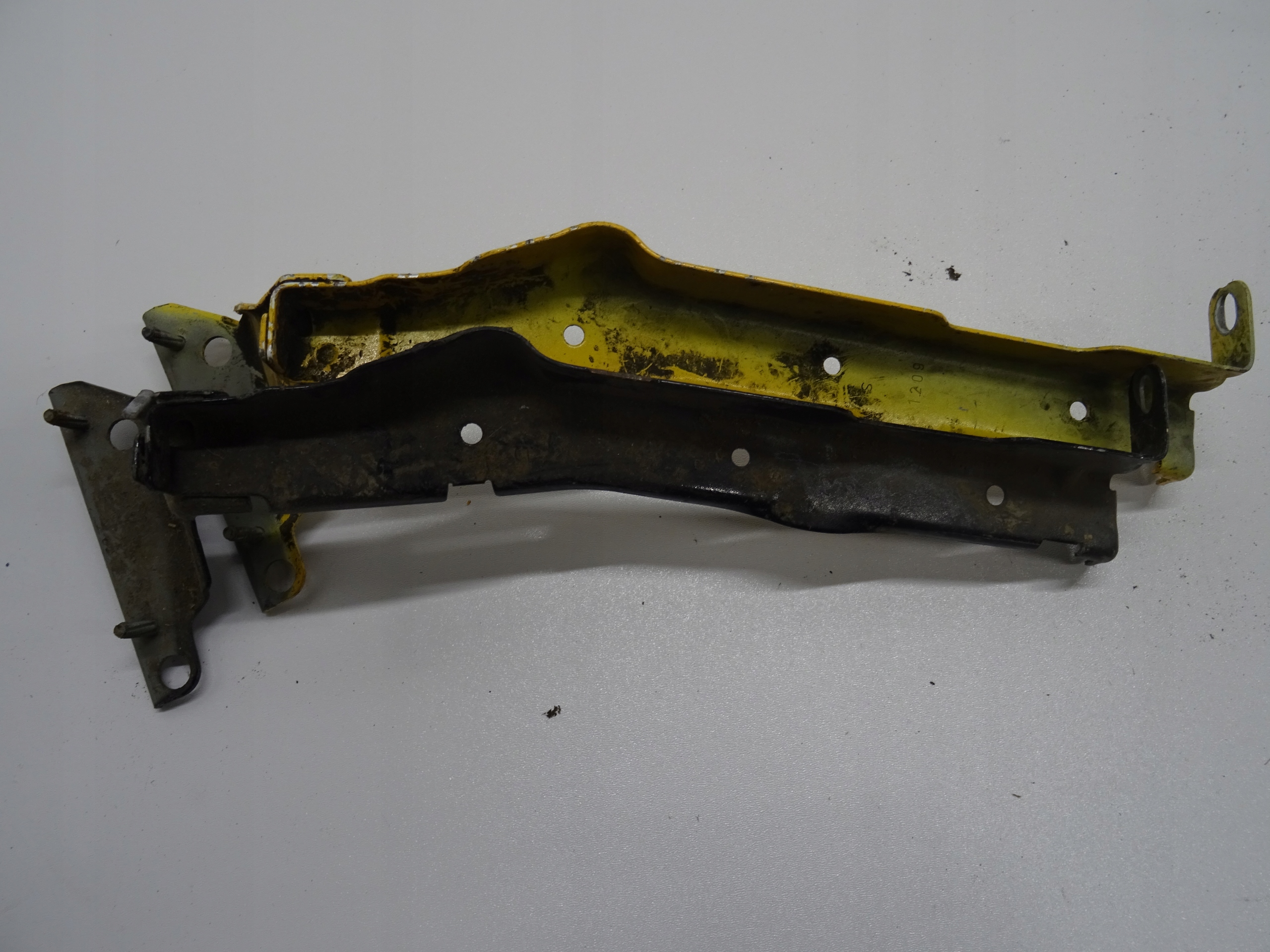 Audi 8K0821135 Support d'aile image 2