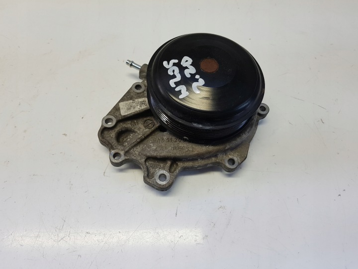 Mercedes-Benz OE A6512006001 water pump