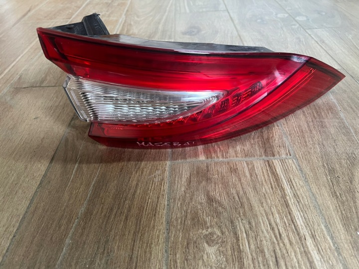 MASERATI LEVANTE vasen takavalo LED Eurooppa