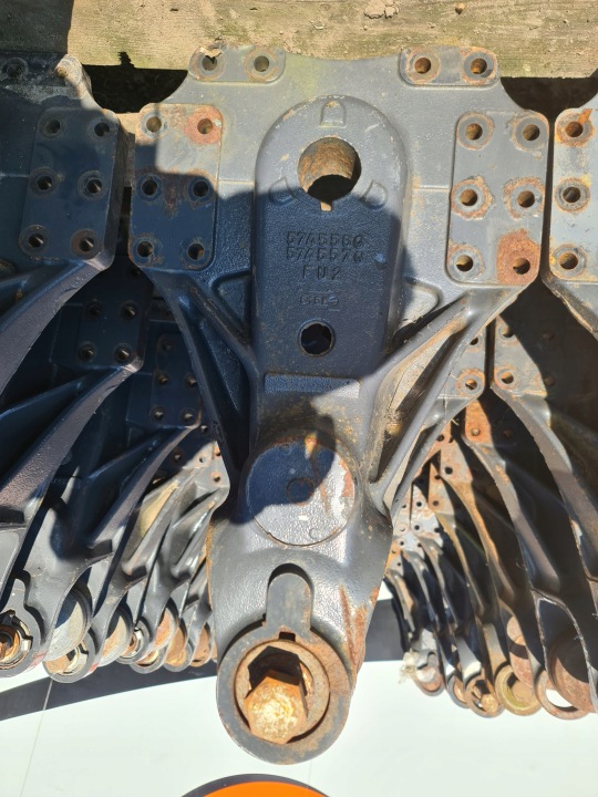 Spring Hanger Mounting Eye Renault Premium Magnum DXI Volvo FE