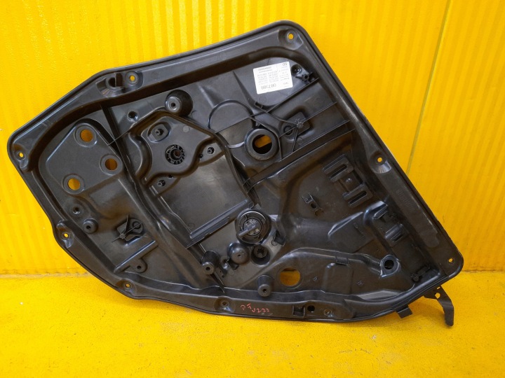 MERCEDES W222 Ovenlevy ovi oikea taka nostin