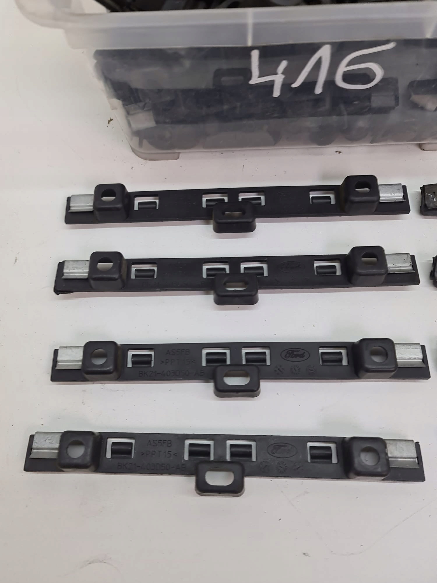 Liukuoven tuki Ford Transit BK21-403D50