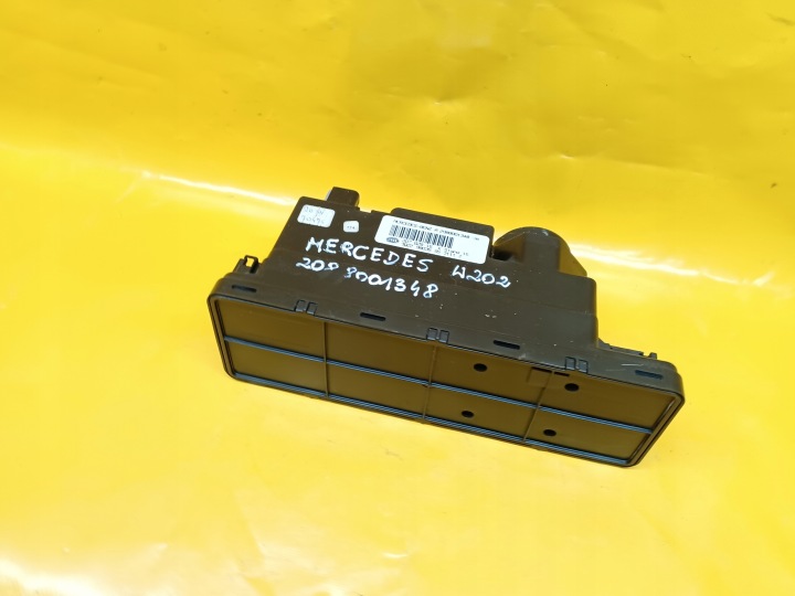 MERCEDES E-LUOKKA KESKUSPUMPPU 2088001348