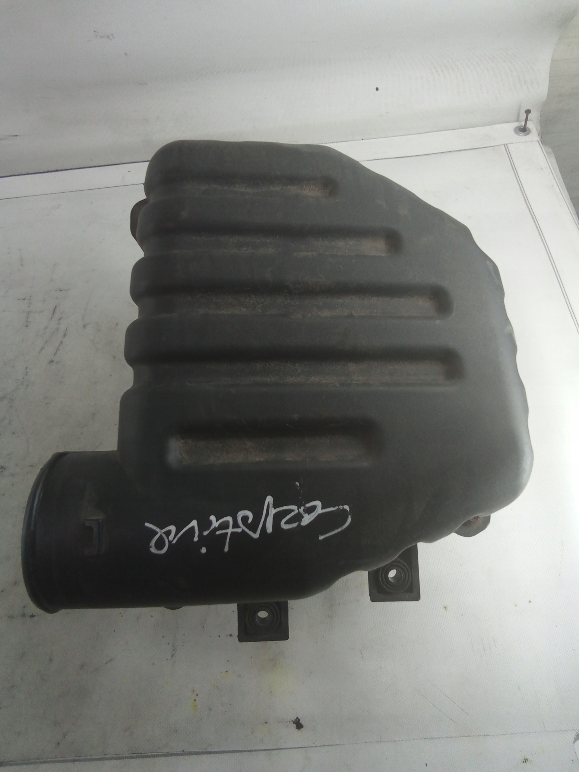 Carcaça do Filtro de Ar Chevrolet 96628880 Usada image 2