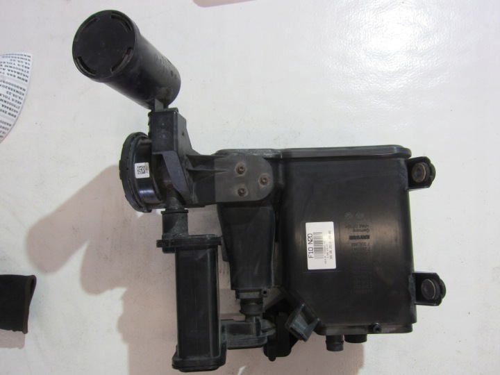 BMW F10 528 N20 hiilisuodatin kotelo 7298460