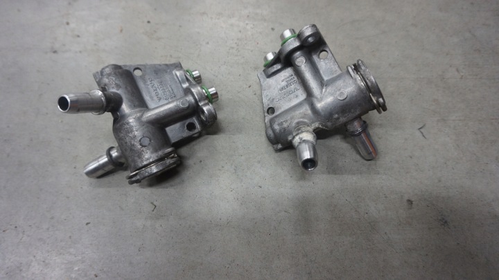Thermostat boîte Volvo S60 V60 XC60 XC70 V70 31293739 31319791