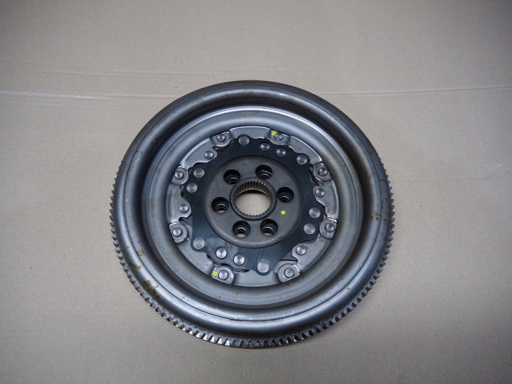 VW AUDI 2.0TDI KOLO DWUMASOWE DSG 03L105266B