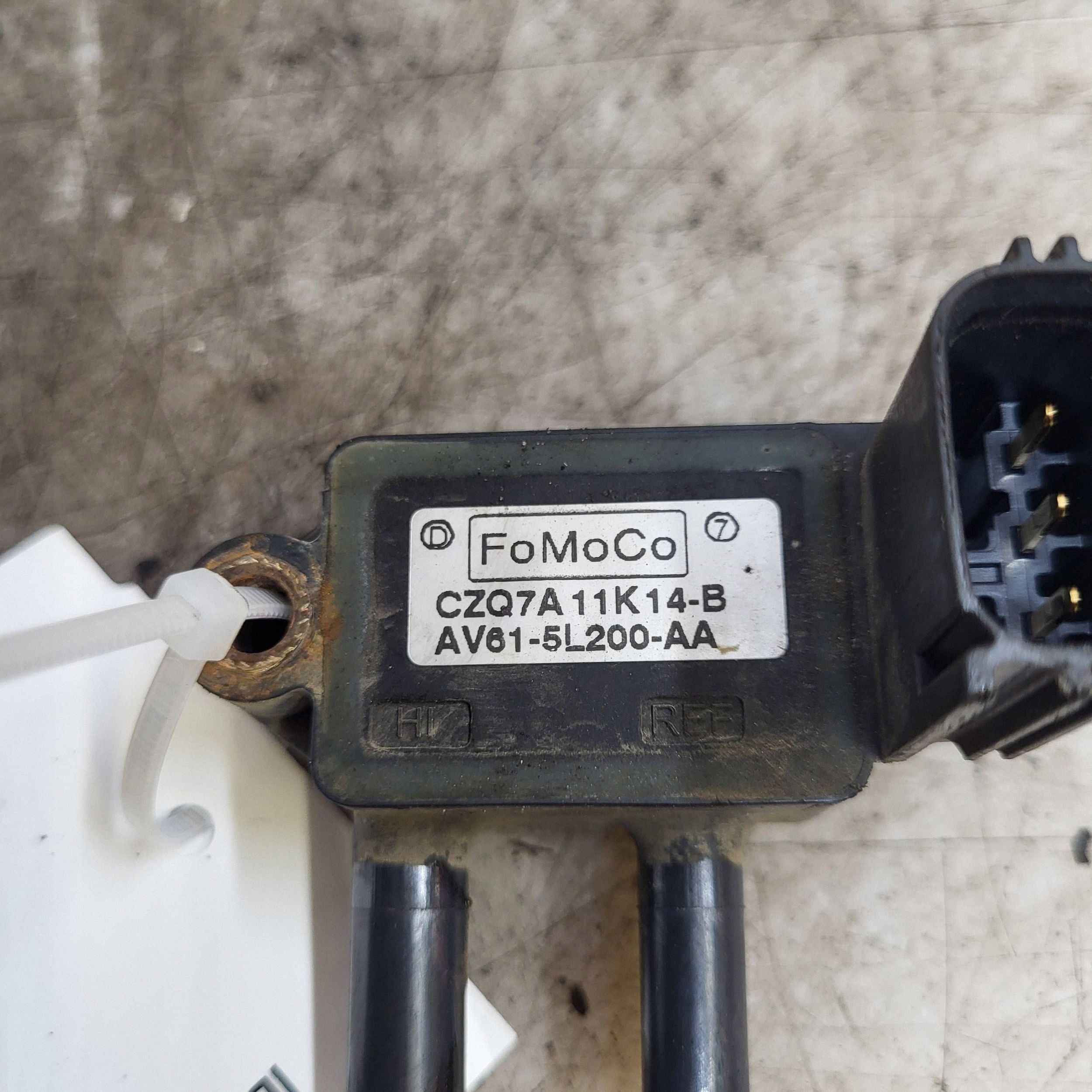 Ford OE AV615L200AA Exhaust Pressure Sensor image 3