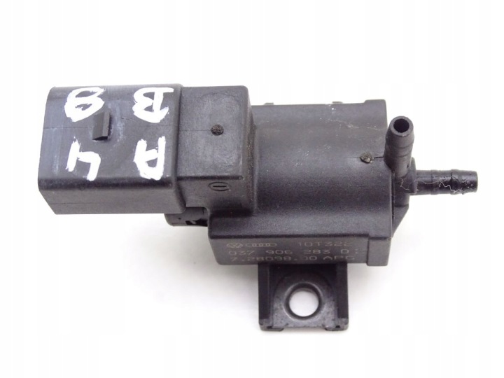 AUDI A4 B8 8K0 07-15 4.2 V8 FSI vacuümklep 037906283D