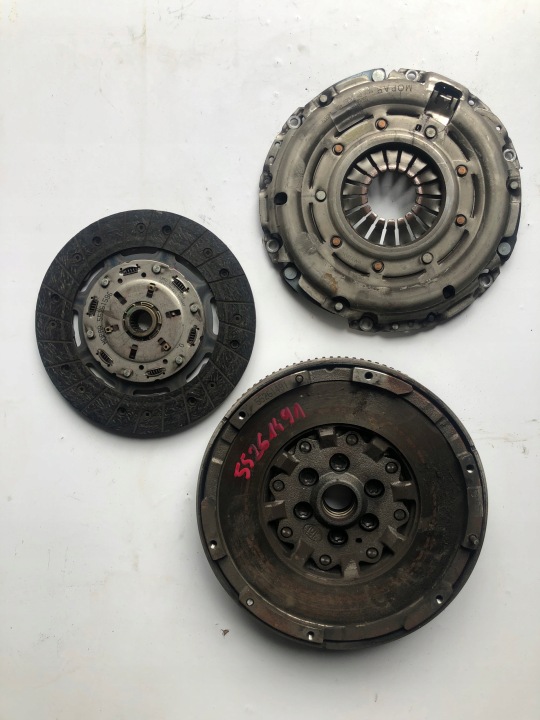 Fiat OE 55261491 kaksimassavauhtipyörä kytkin