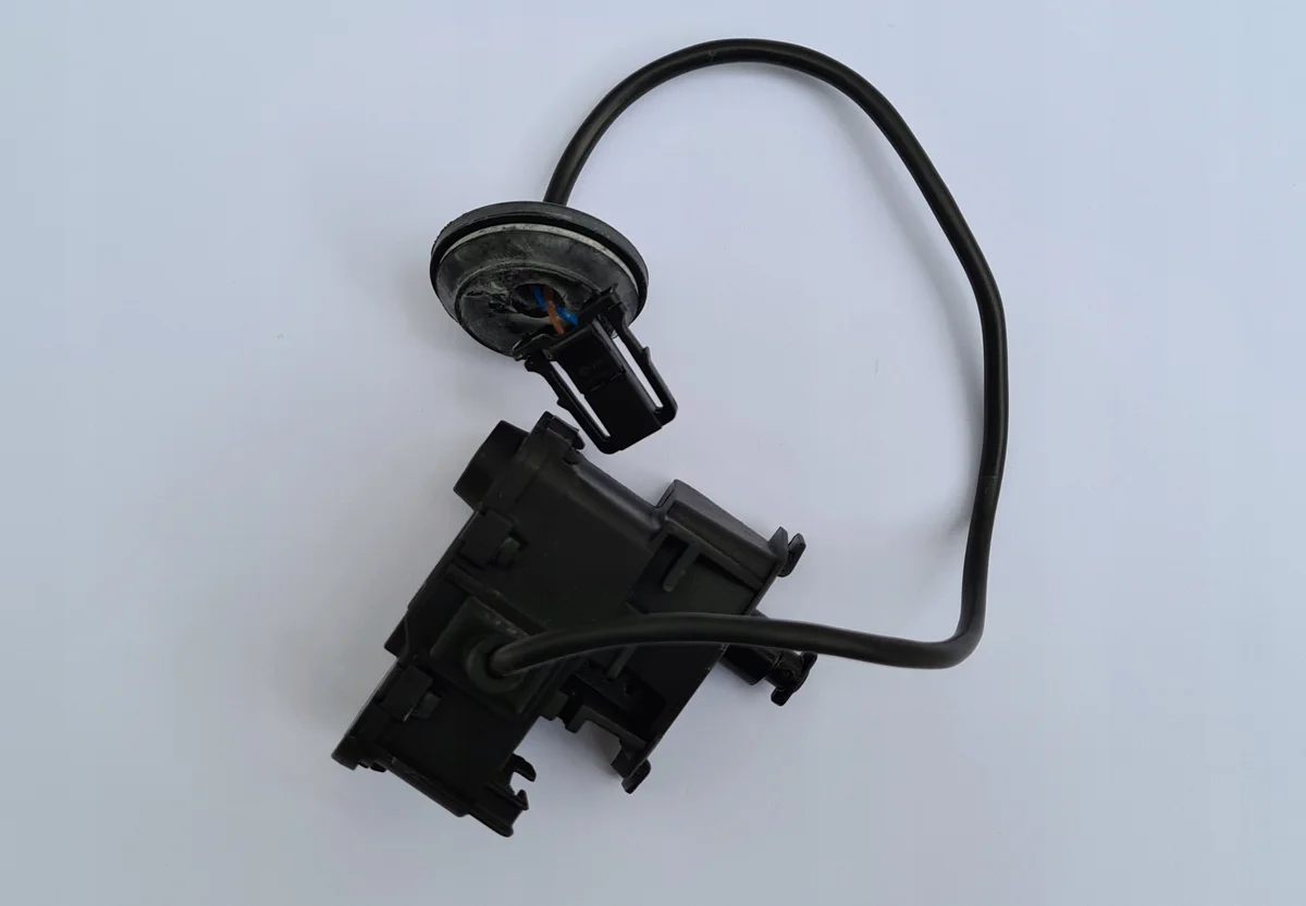 Volkswagen 5C6810773H polttoaineluukun siistin