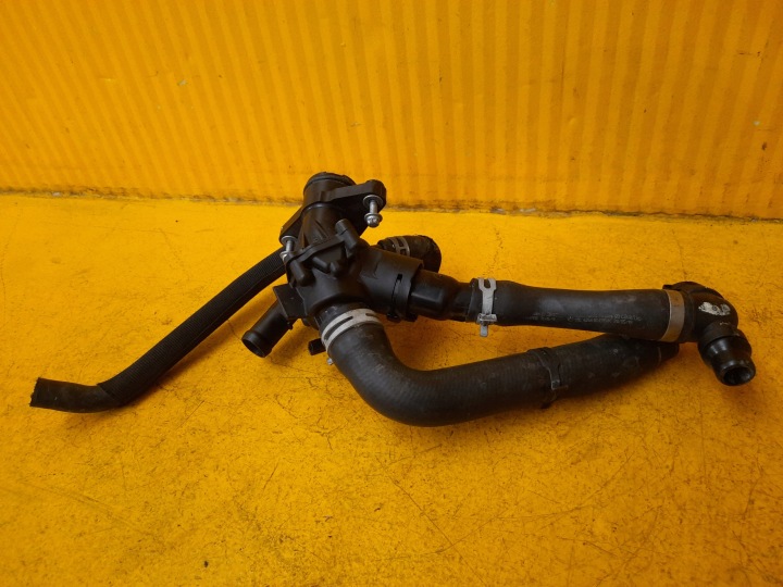 MERCEDES W247 TERMOSTAATINKOTELO A2602000100 A2602002900