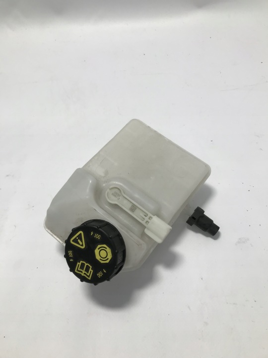 Bremsflüssigkeitsbehälter Kuga III MK3 20-