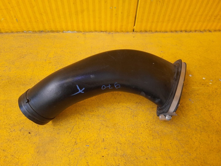 PORSCHE PANAMERA 970 INTAKE PIPE 97011011472