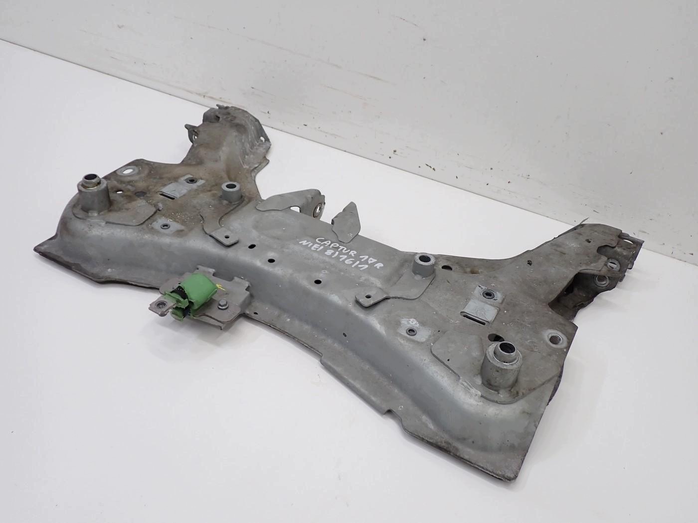 Sanki etuakseli 544017758R - Renault Captur I Clio IV