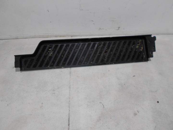 VW Crafter Sprinter askelma kynnys oikea 14r
