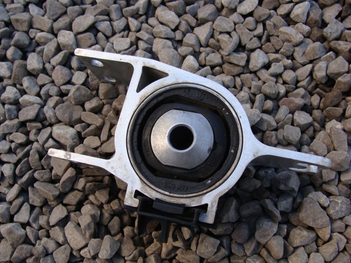 MERCEDES CLA GLA W176 Front Lower Control Arm Bushing Right