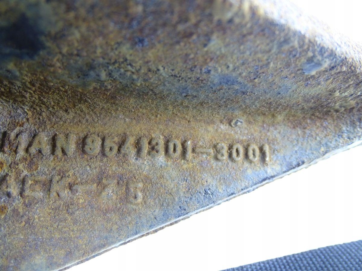 MAN L2000 LE 94-06 Front Spring Mount 17.5 image 3