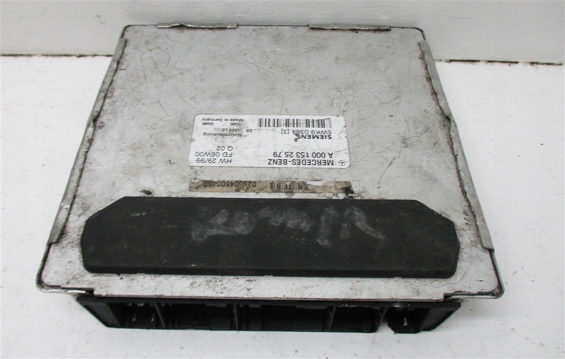 Calculateur moteur Mercedes W203 2.0 K A0001532579 image 5