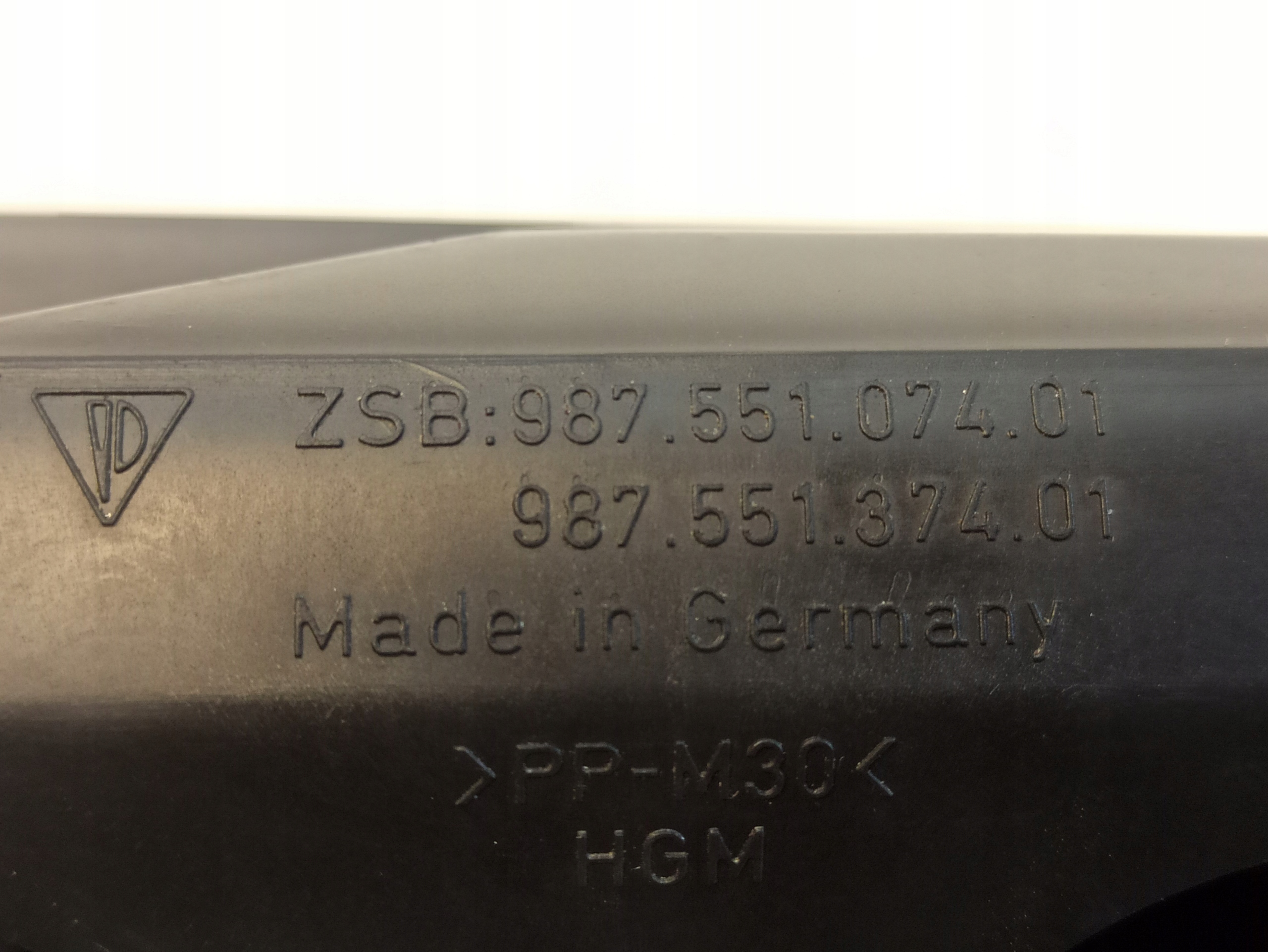 PORSCHE BOXSTER ÖLEINFÜLLKLAPPE 98755107401 image 3