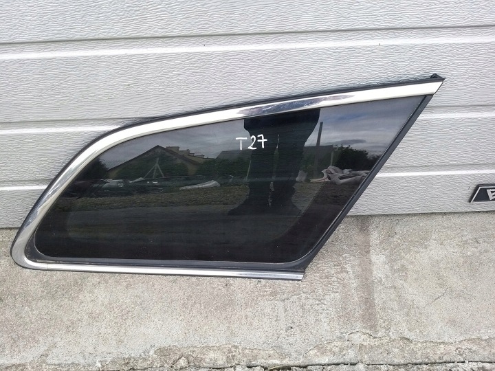Avensis T27 Farmari - korin lasi oikea
