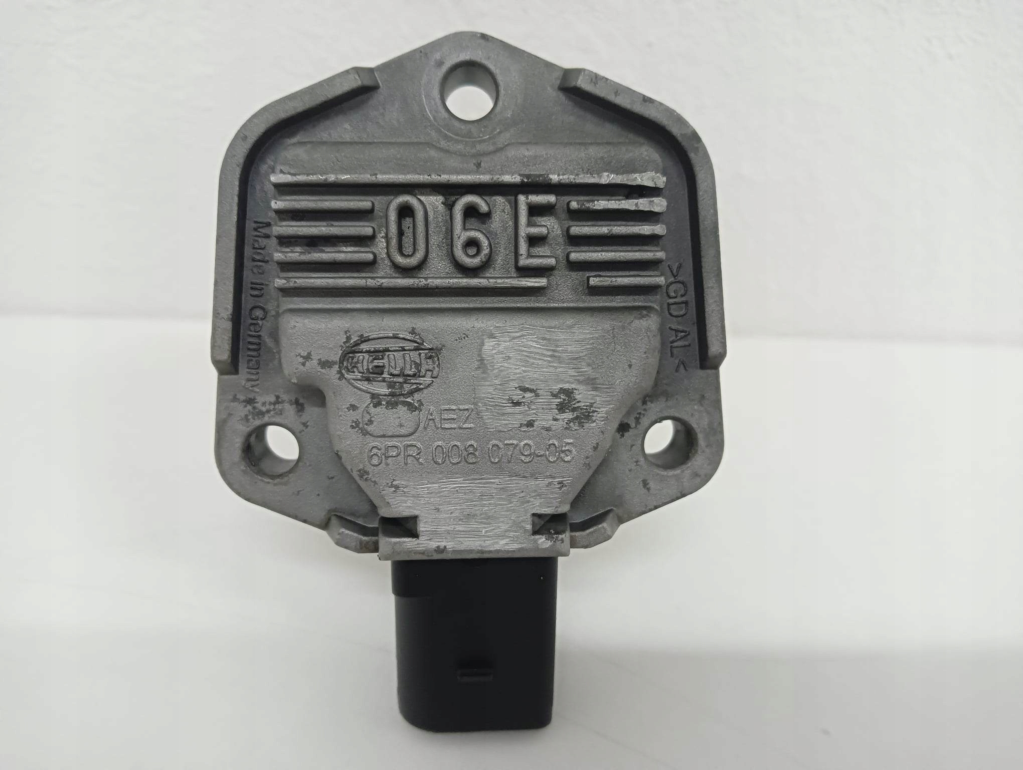 Sensor Nivel Aceite HELLA 06E907660 image 2