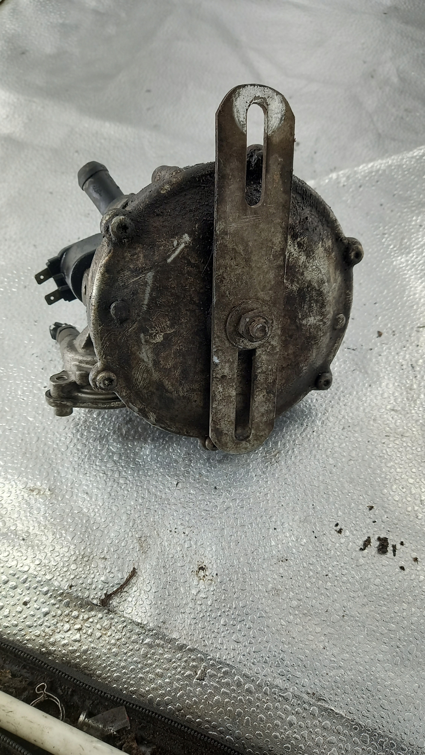 Höyrystin Audi A4 B5 1.8B 95R Sedan 67R013824