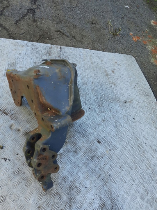 Befestigung Airbag Guss vorne Mercedes Actros Econic A9423270341
