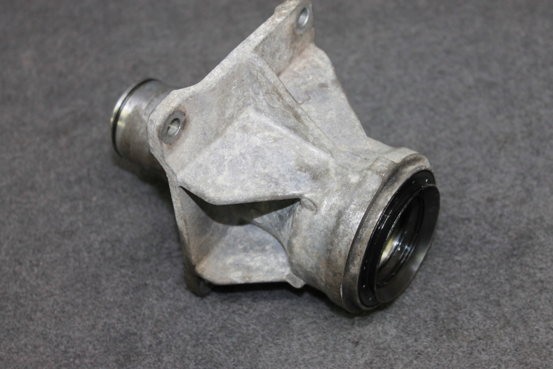 BMW F01 F07 F10 Drive Shaft Support Used