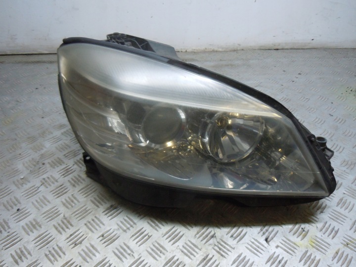 Right Lamp Mercedes W204 A2048200261 Europe