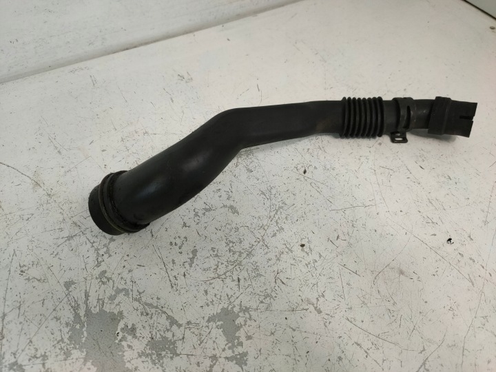 Crankcase Breather Hose Audi A4 Passat 06B103217AC 1.6 ALZ