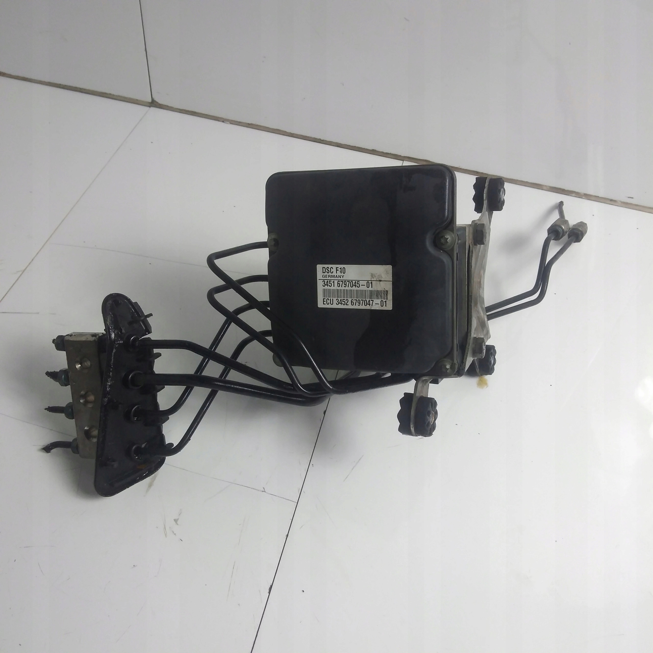 BMW OE 6784766 ABS Pump Controller Used image 2