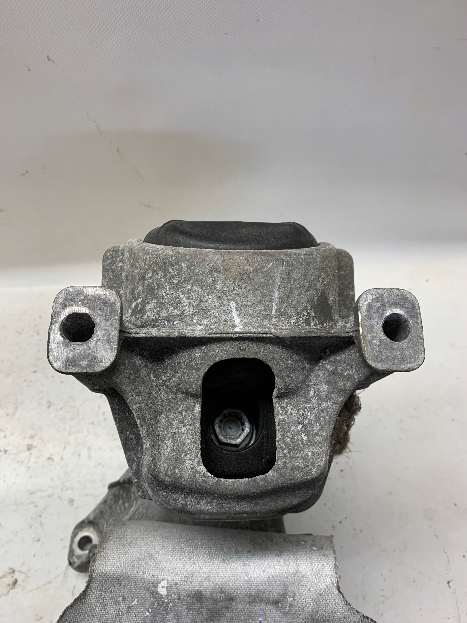 Audi OE 8R0199381AJ Support moteur image 3
