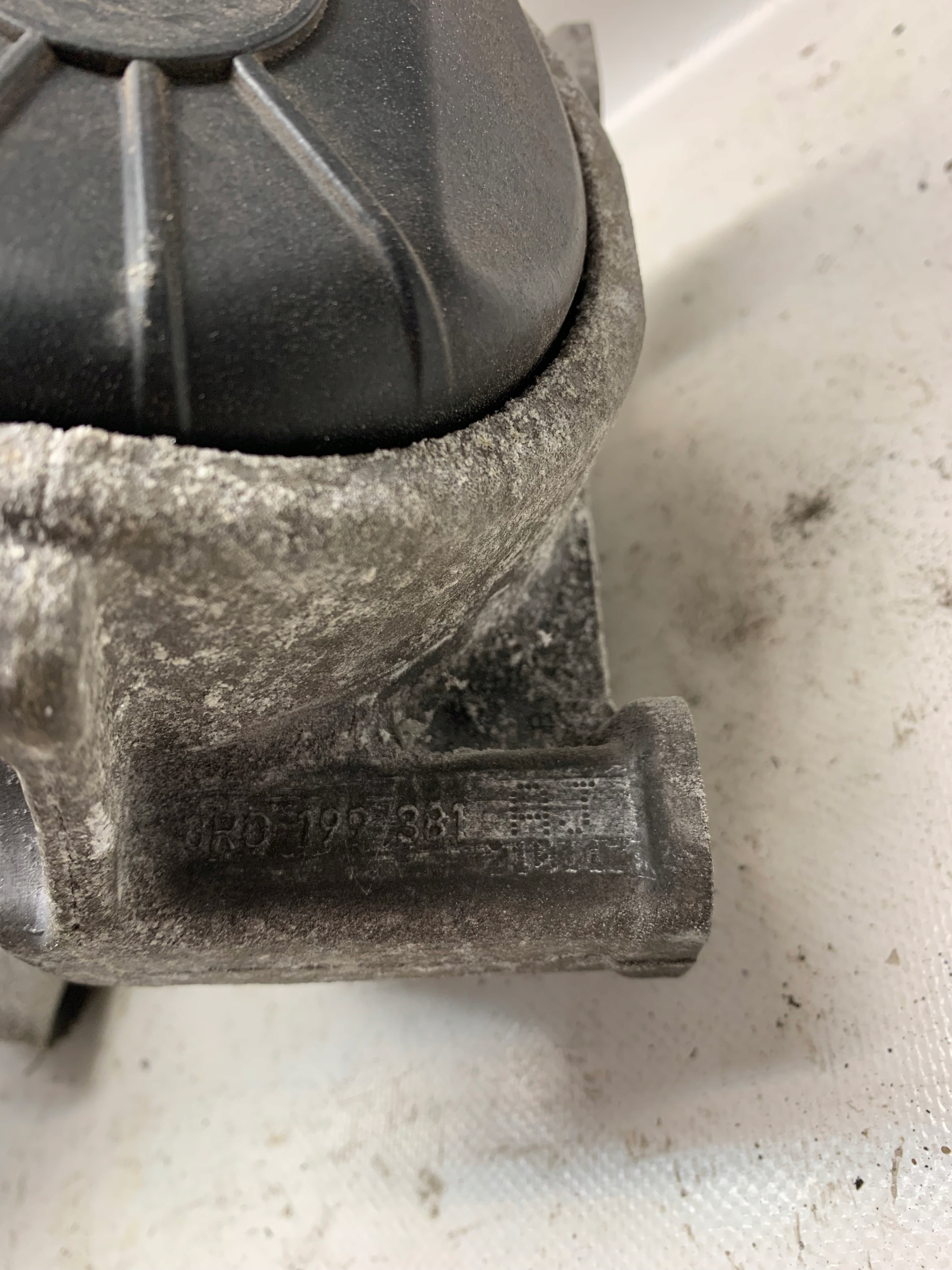 Audi OE 8R0199381AJ Support moteur image 4
