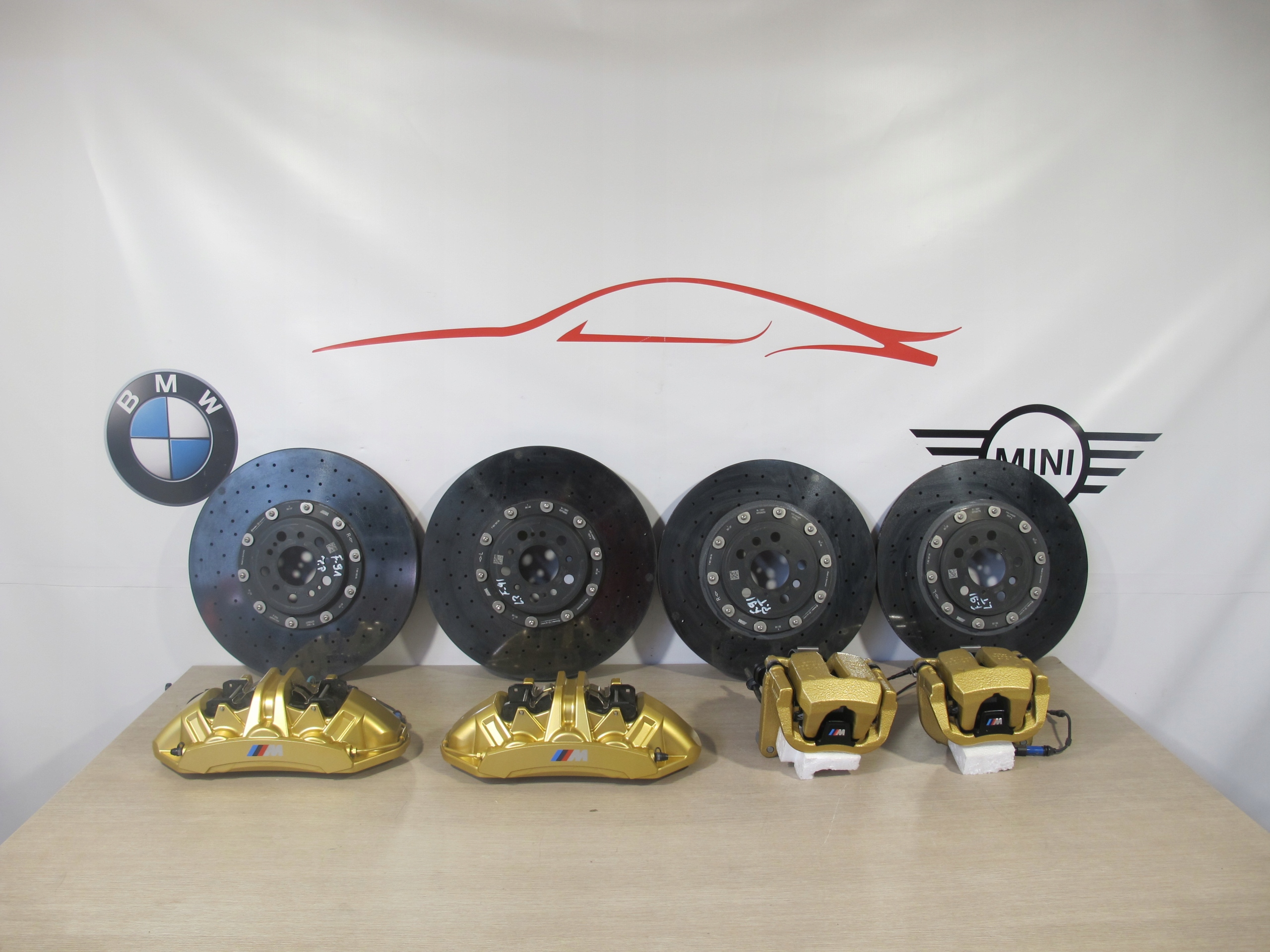 Jarrulevy puristin BMW M8 F91 F92 F93 M-GOLD keramiikka image 2