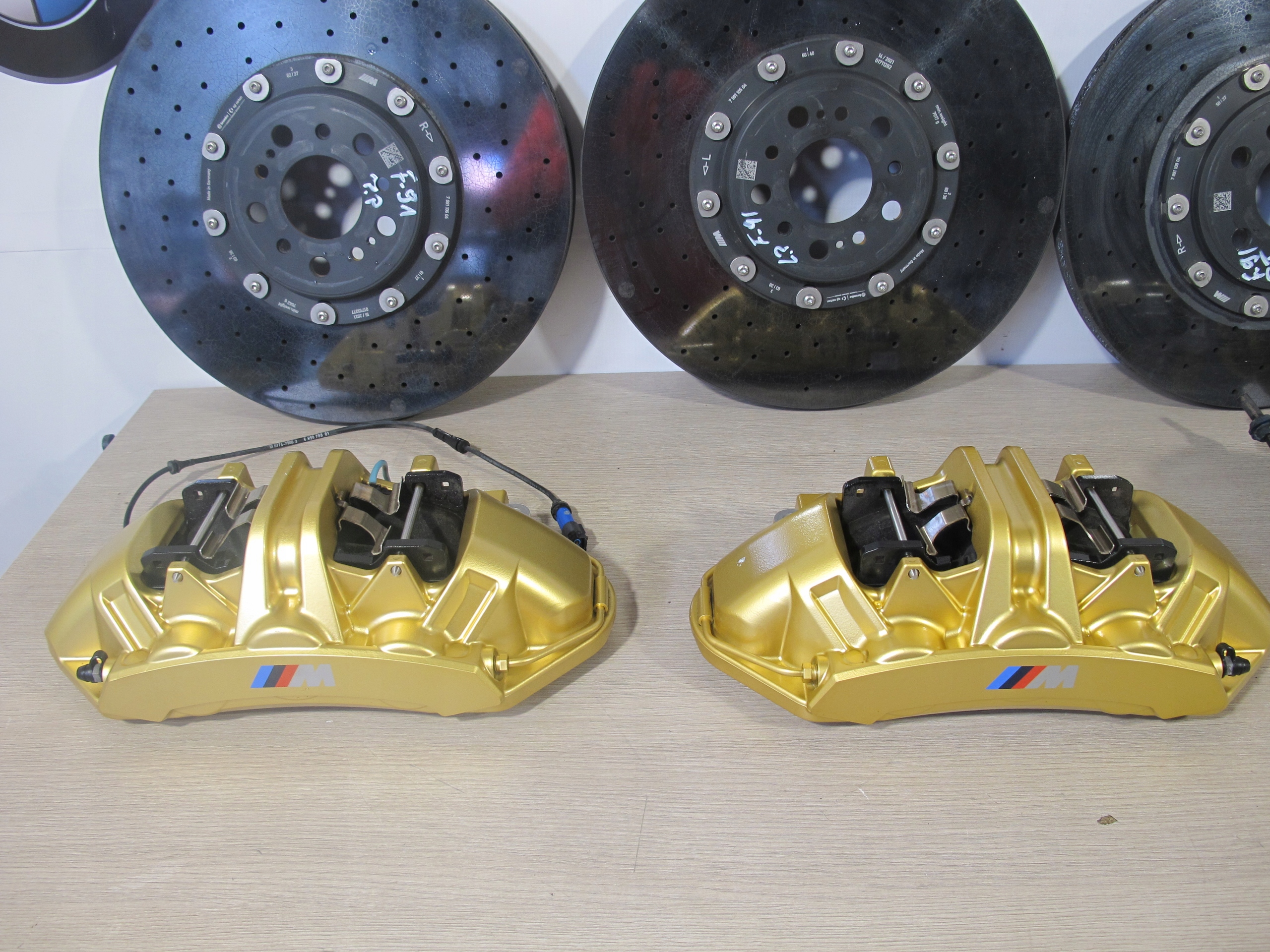 Jarrulevy puristin BMW M8 F91 F92 F93 M-GOLD keramiikka image 3